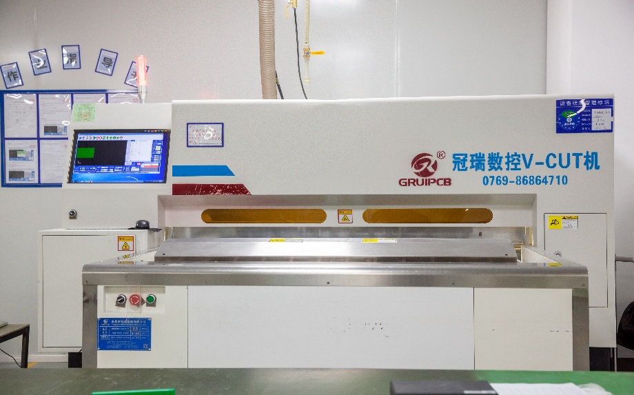 12、數(shù)控V-CUT機.jpg